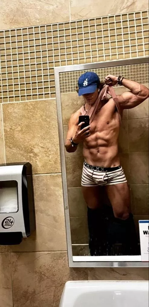 (M22) Horny as hell posted by zwroz129