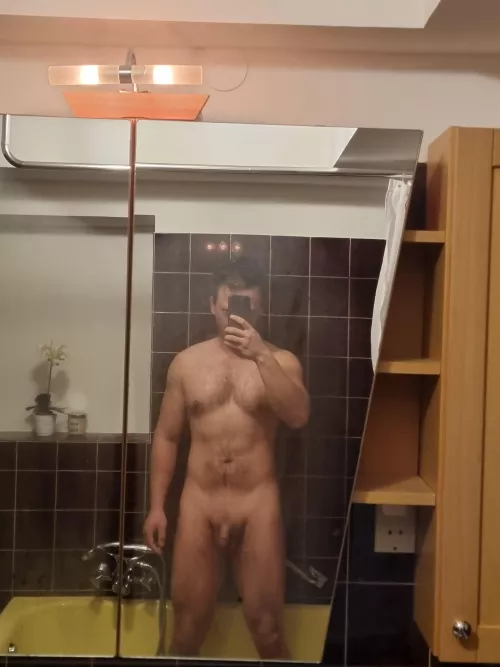 M28 first time posting , been feeling pretty confident lately and happy with how I look by nude_and_proud