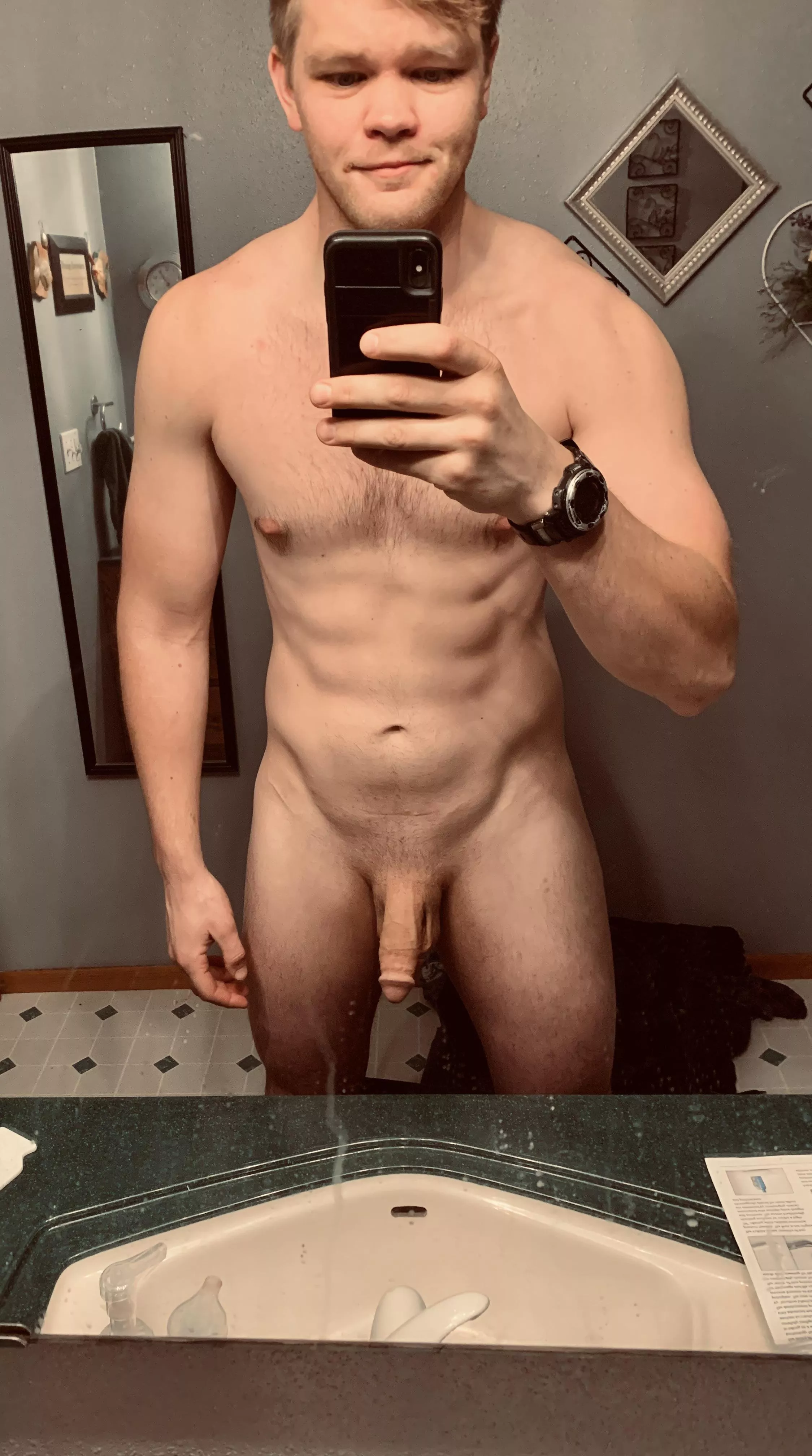 M29 6’4 230 posted by anon7279