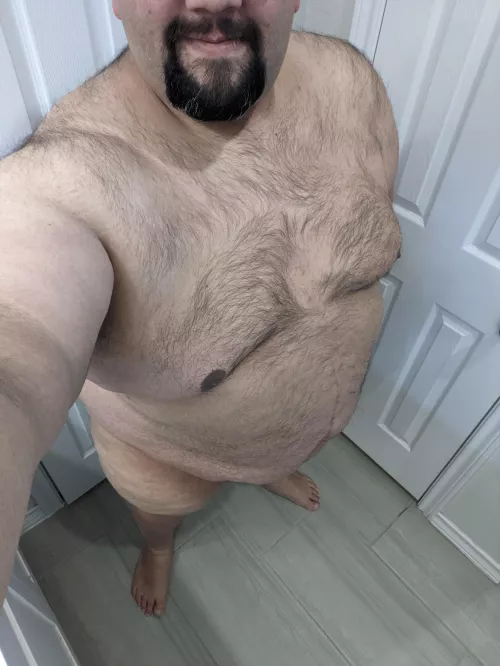 M37 Fluffy 5'9 // First time posting here. Been subbed for awhile but never really see any bigger guys post. Not sure if there's a reason for that or not.. by CyrinthLight8436