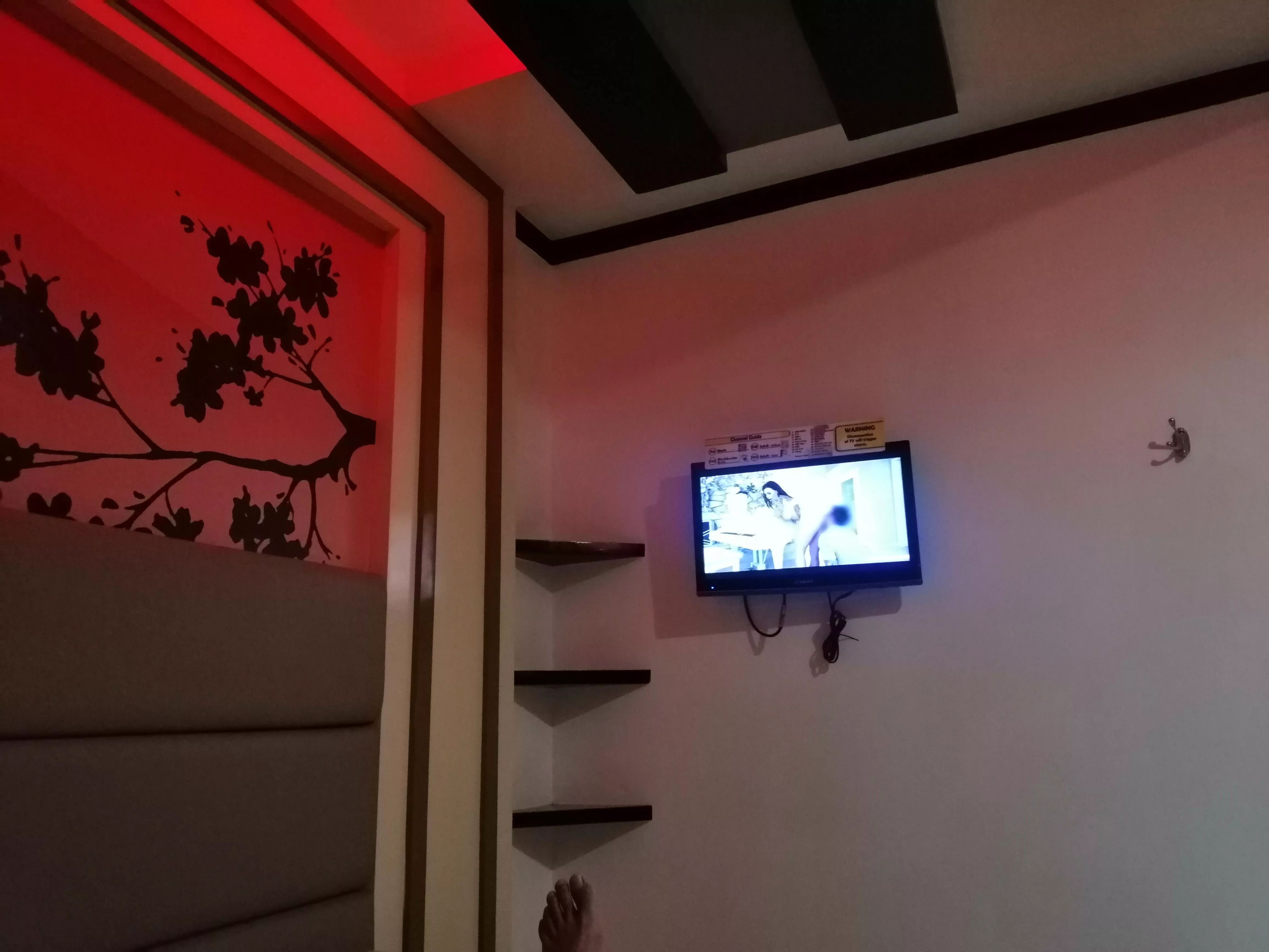 [m4f] baka may wala ginagawa jan, palipas tayo oras.. Red haus macros hiway now.. posted by brown_ay