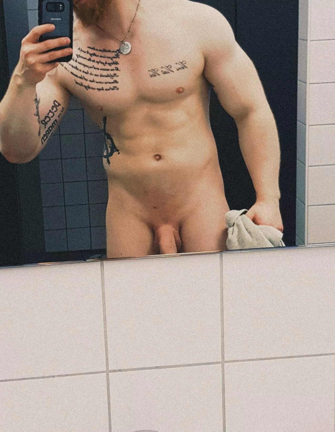 made this photo at work while the cleaning woman came in 😂 posted by justanormalguy92