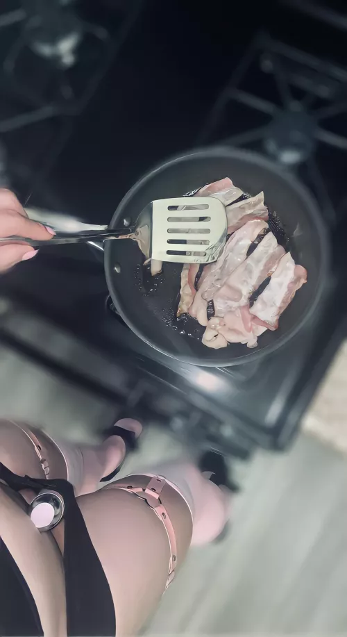 Make daddy breakfast and stay ready for when he’s done by SissyMiaHarlow2