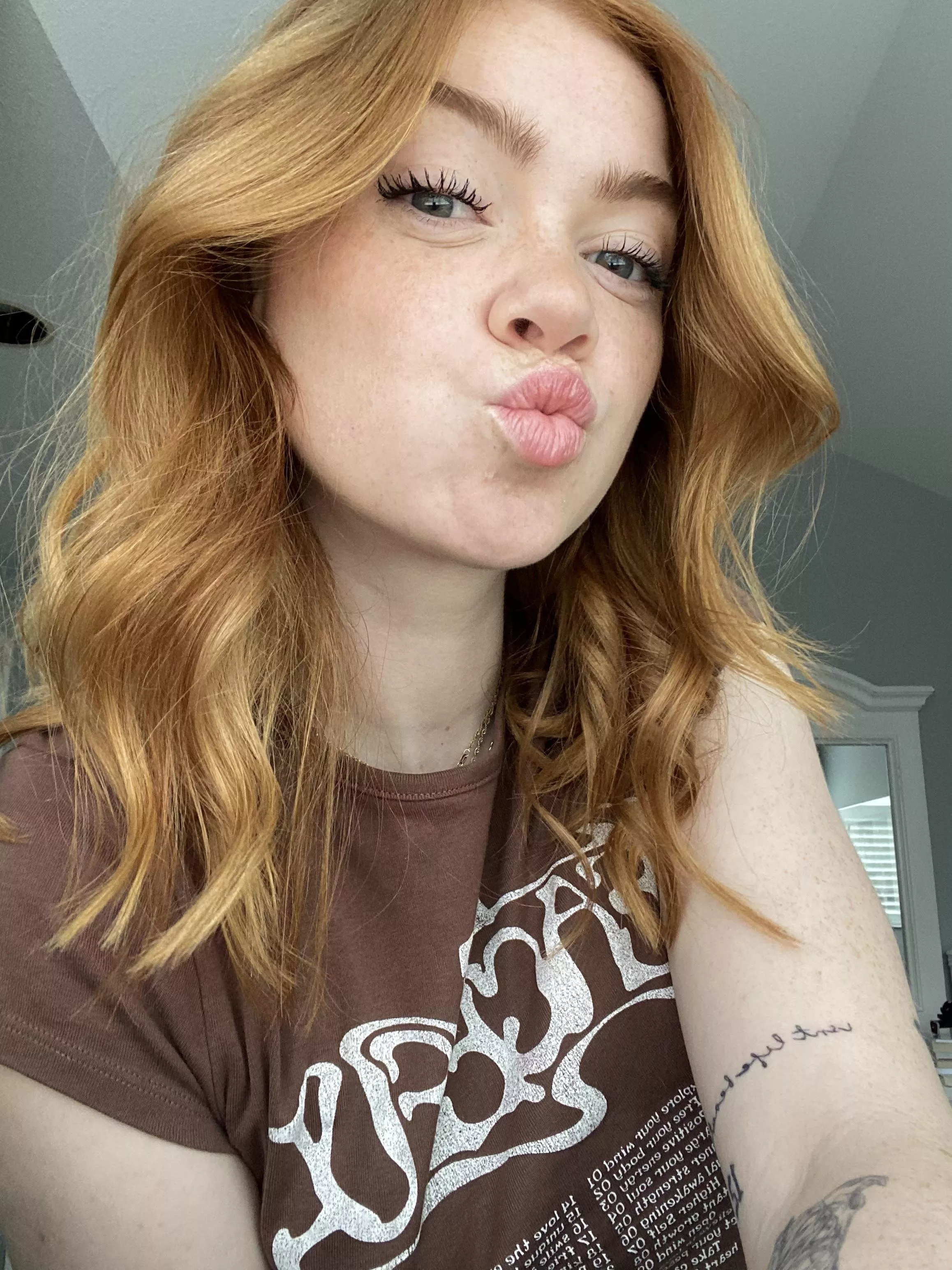 make me feel good on this stormy day? posted by aisleypaisleyof