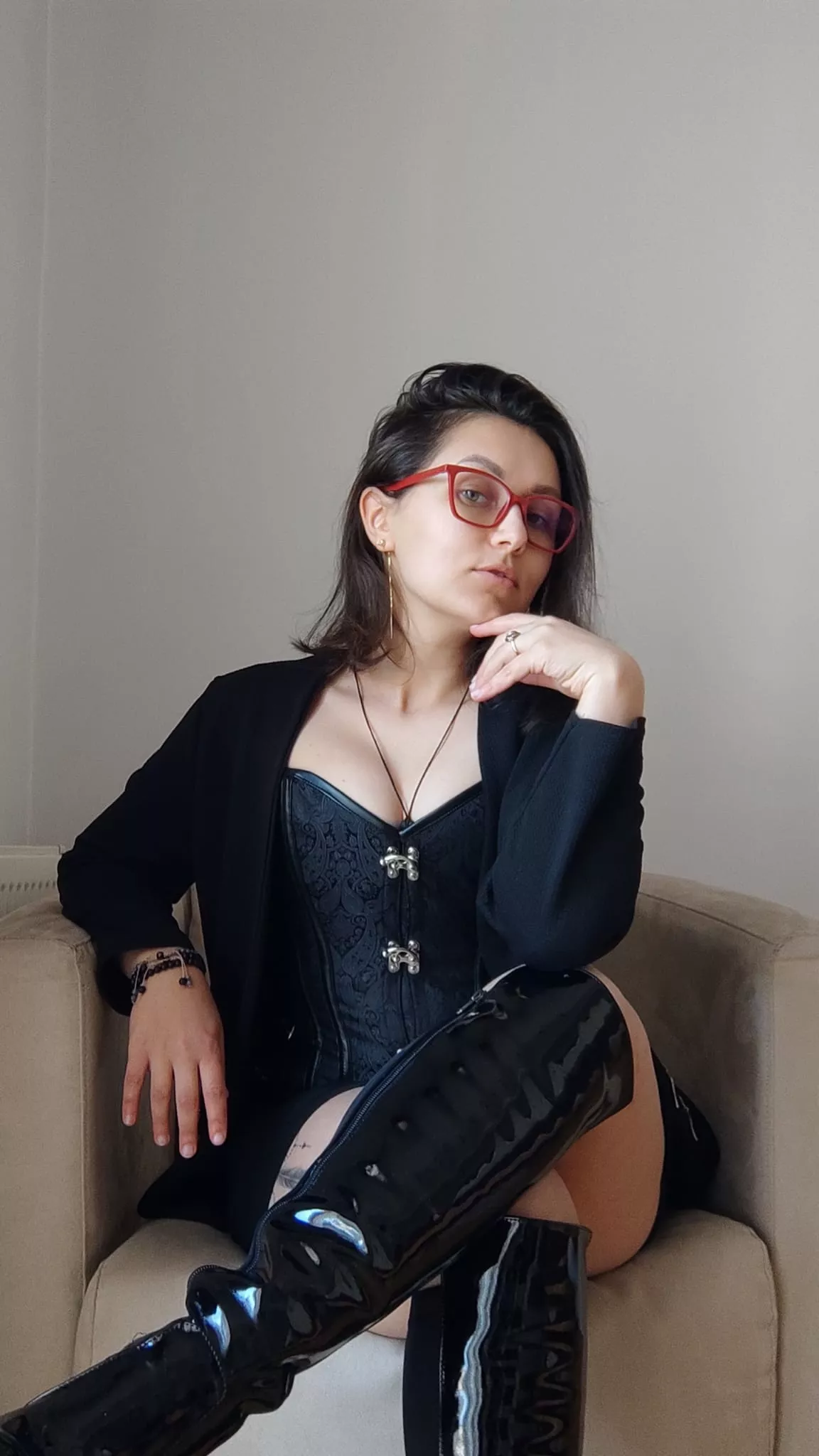 Make me your hot new therapist posted by MollieMerrill