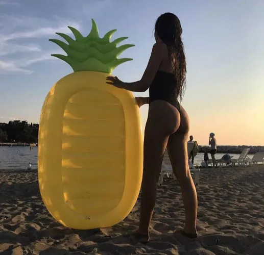 Make your boyfriend eat pineapples and i will swallow his cum by SassiiK