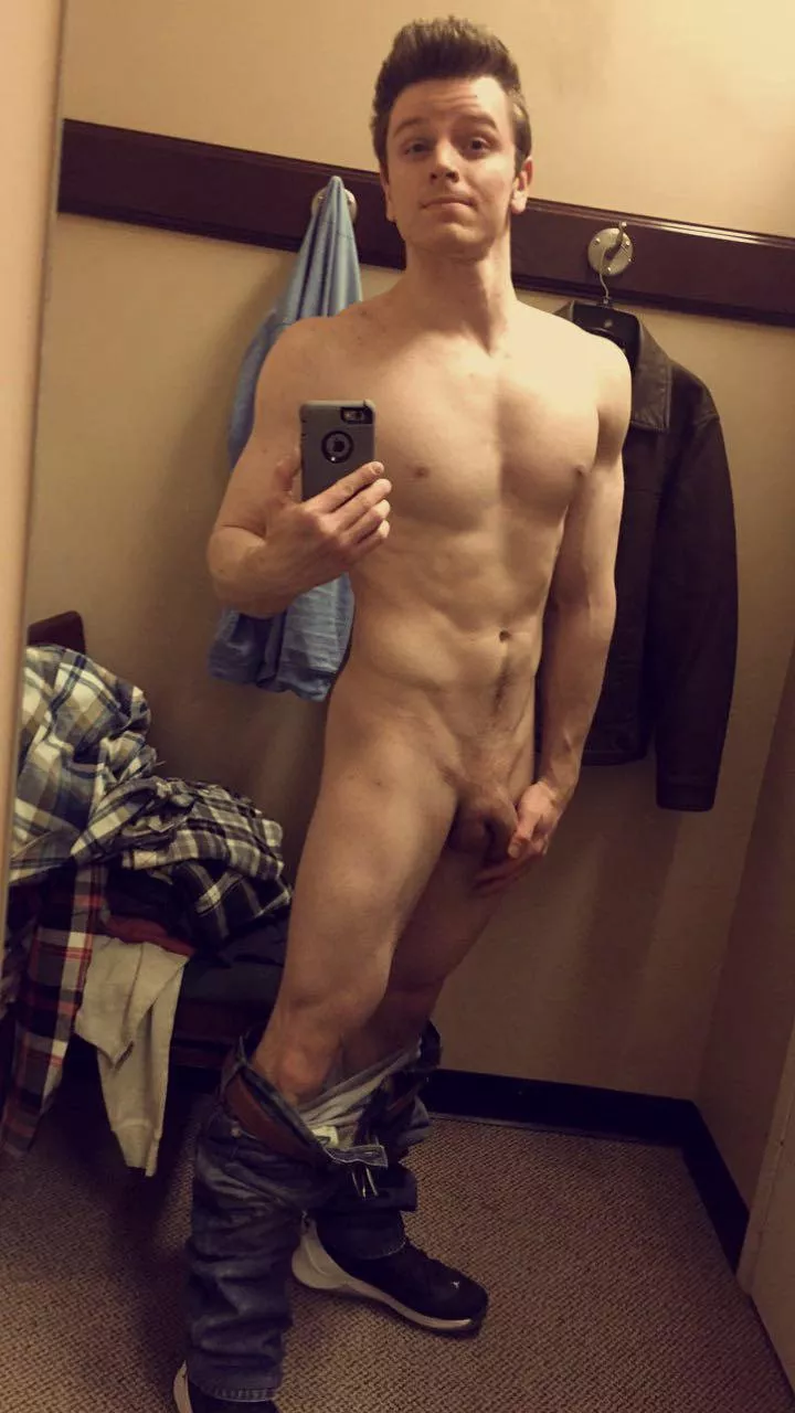 Mall shopping 🤪 posted by ExpensiveHold618