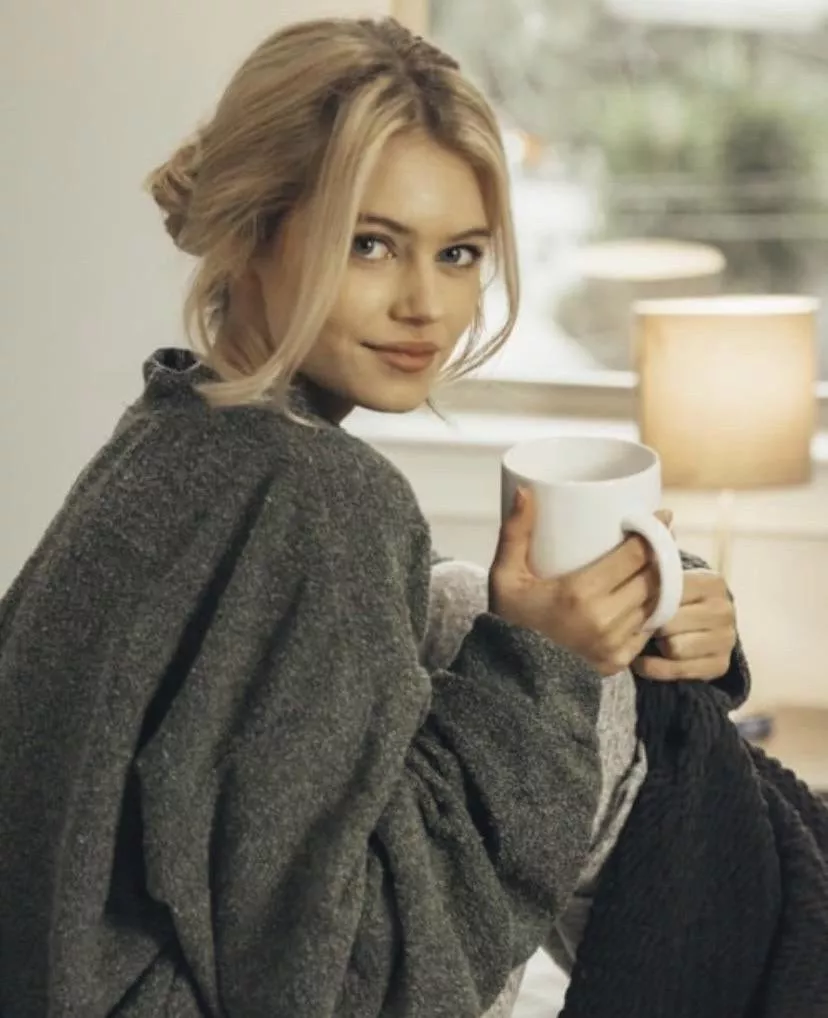 Mallory Abraham posted by bobbyUP-MKII