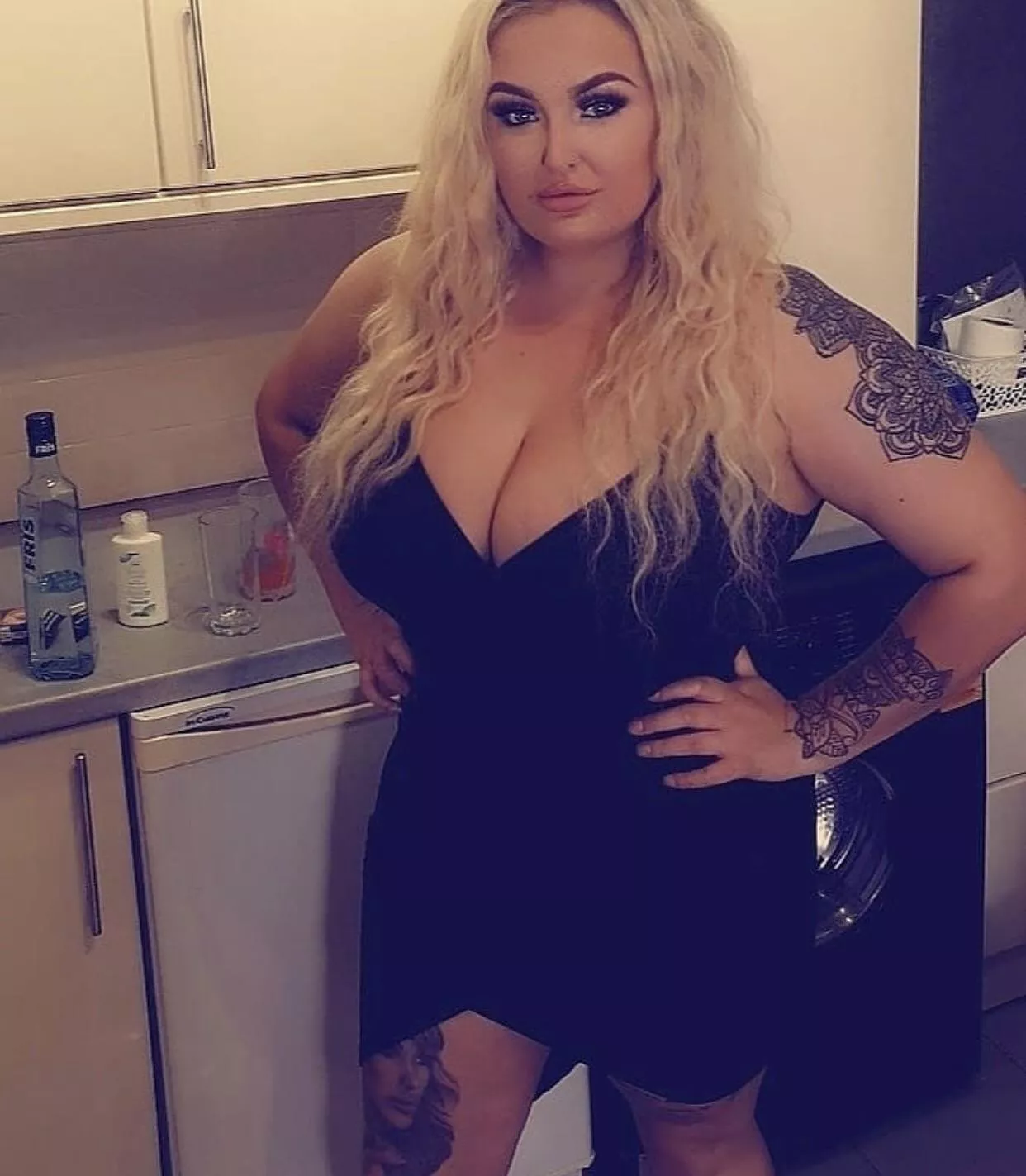 Maneater posted by TropicalLightTheme