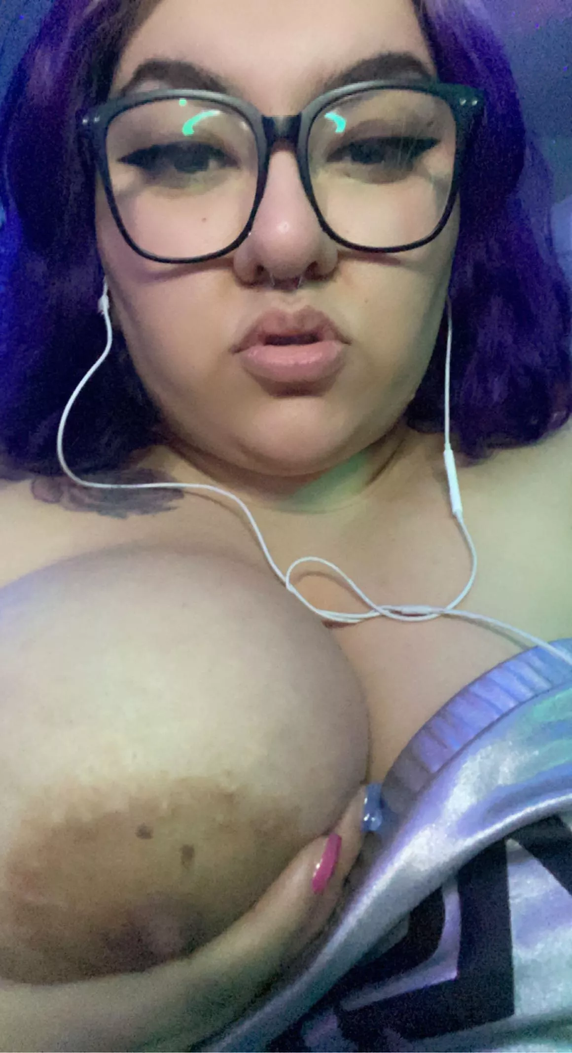 Manhandle me? 🥺💕 posted by Long-Pie409