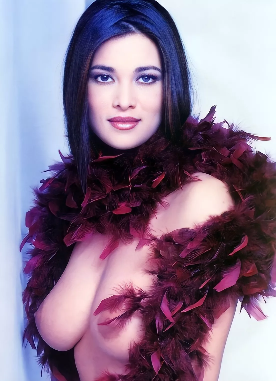 Manuela Arcuri [Italian Actress] posted by FredrichZimmer