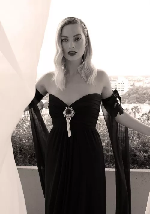 Margot Robbie by mikere24