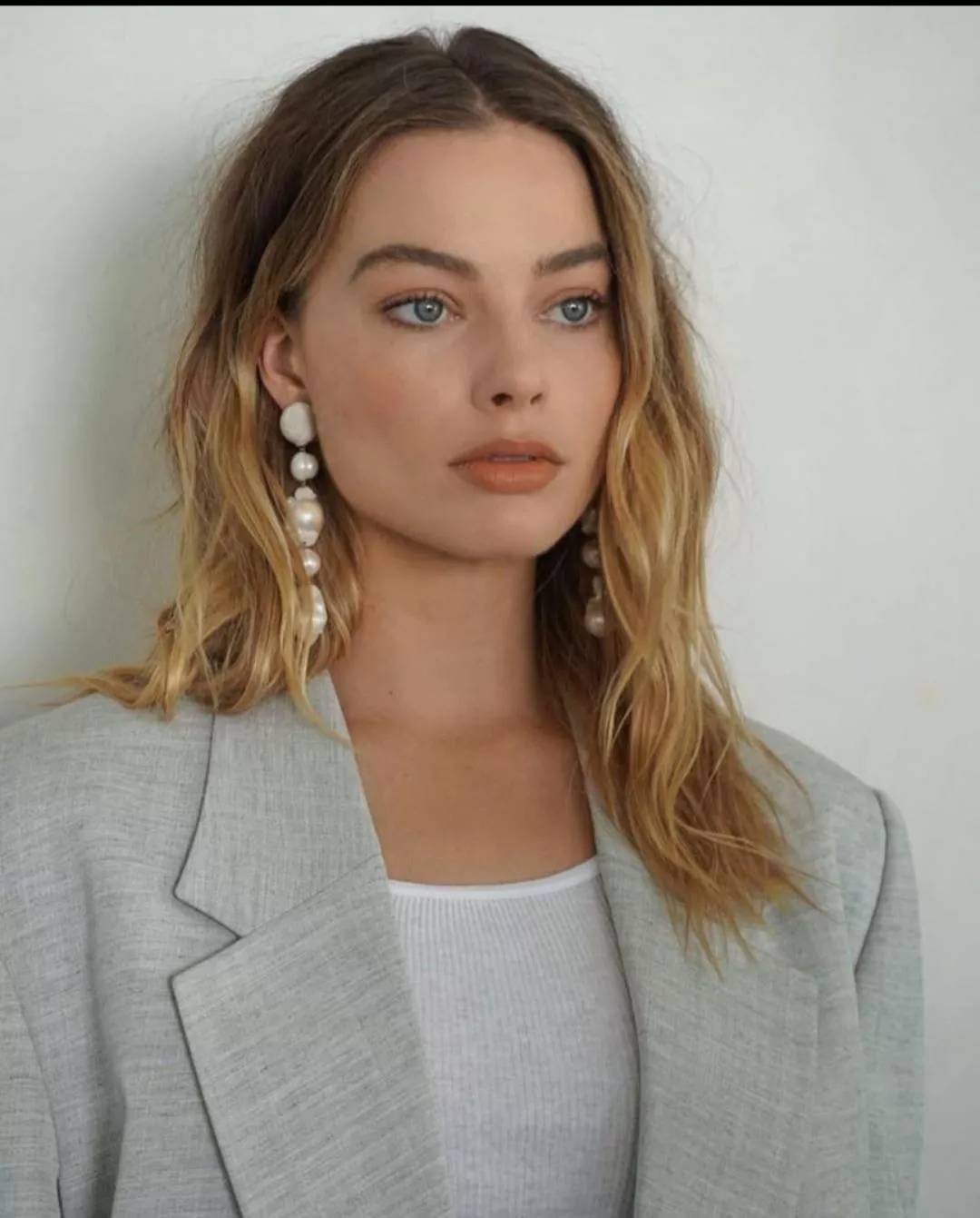 Margot Robbie posted by James007BondUK