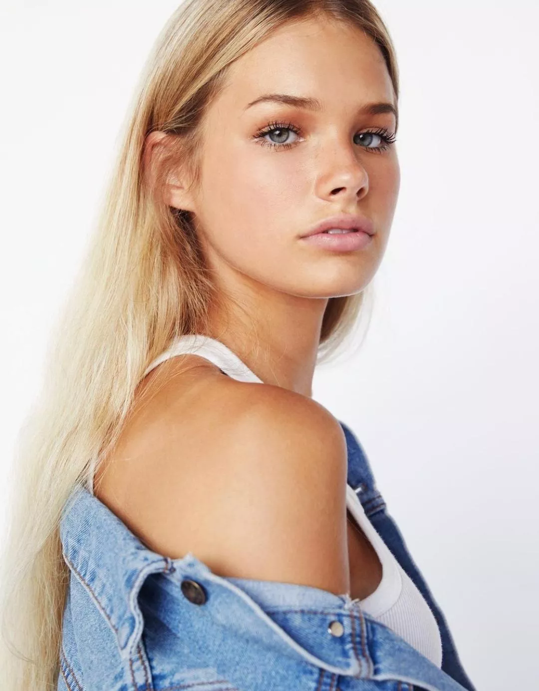 Mari Lederman posted by Markvanbaar