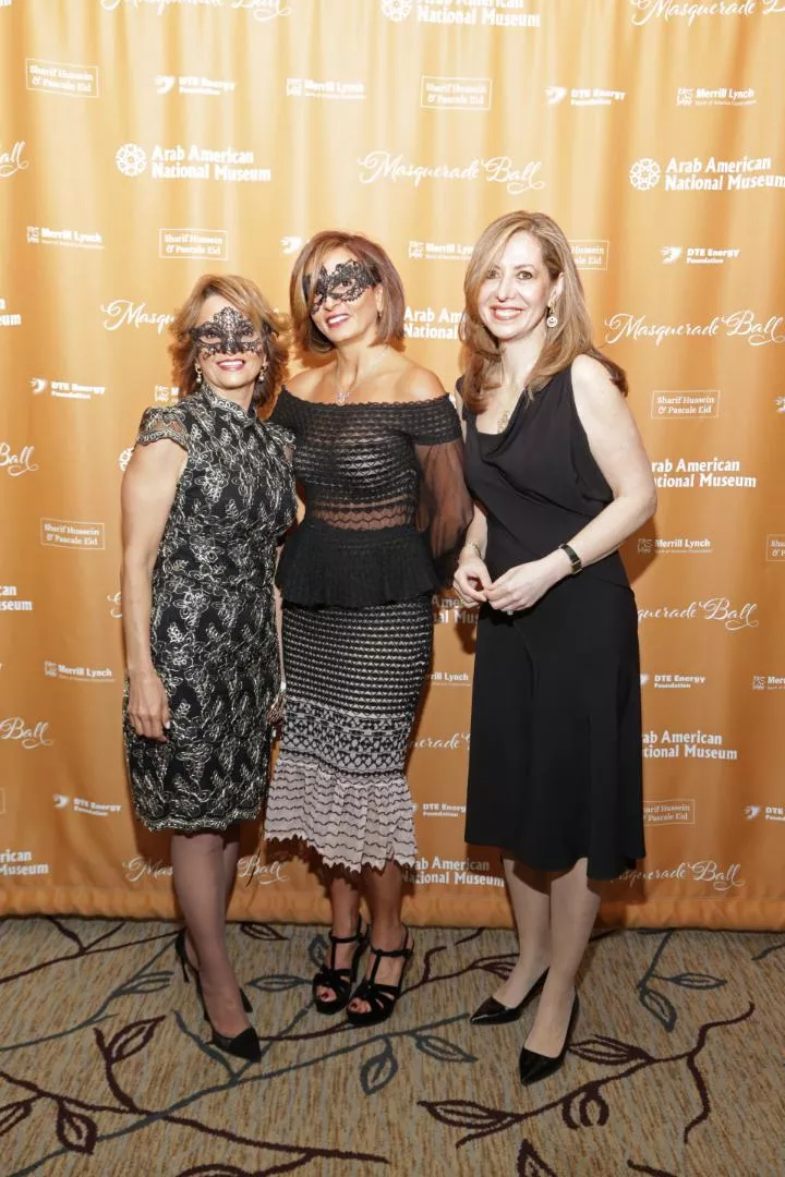 Mascarade Milfs posted by Melchiazedeck