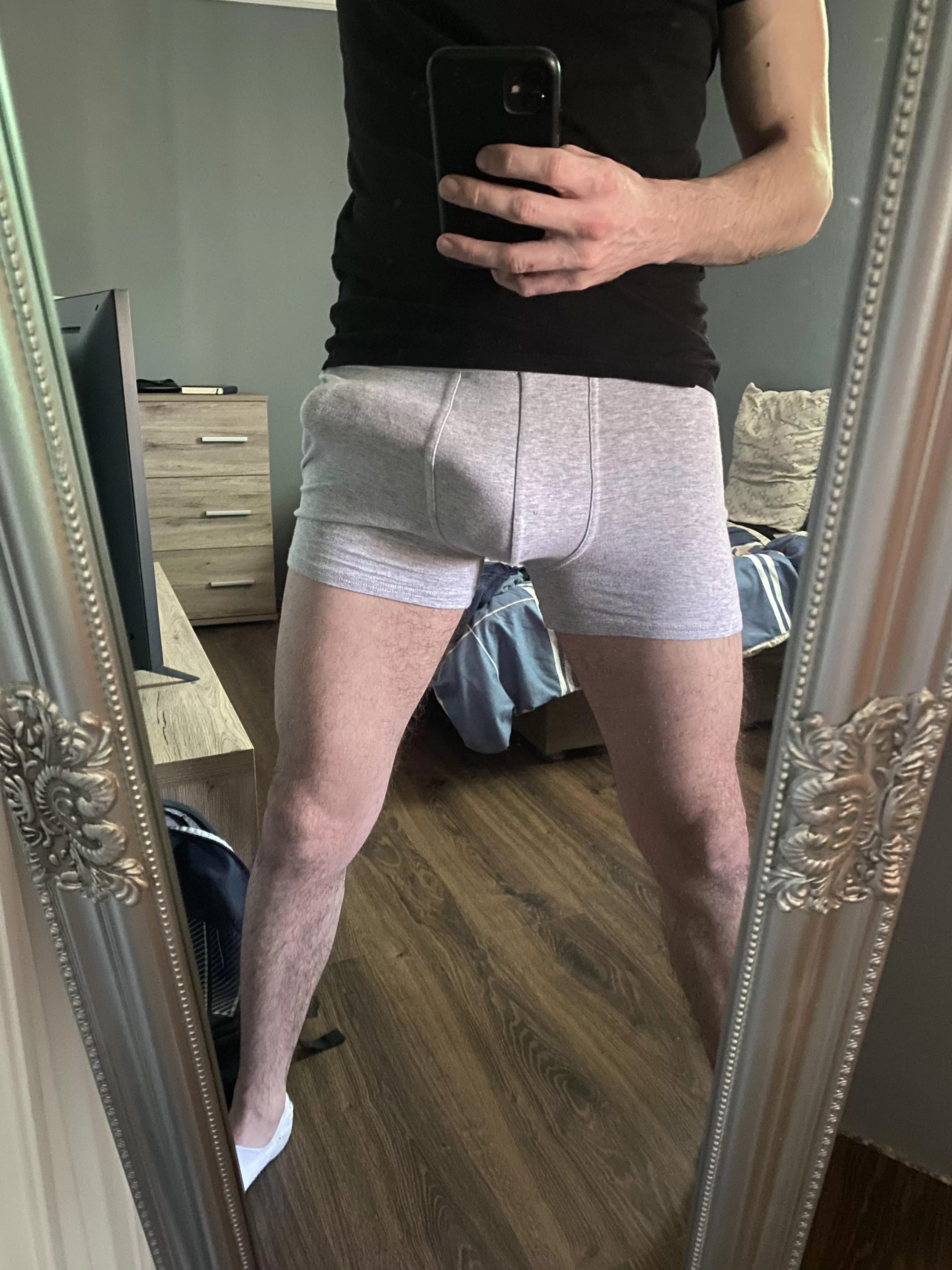Massive bulge 🥴 posted by dominiq9