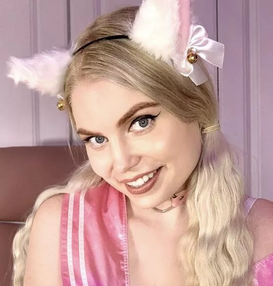 May I get head pats ? posted by ittybityprettykitty