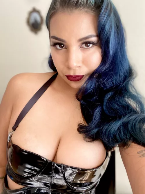 May I have your attention please? by xnothingxnowherex