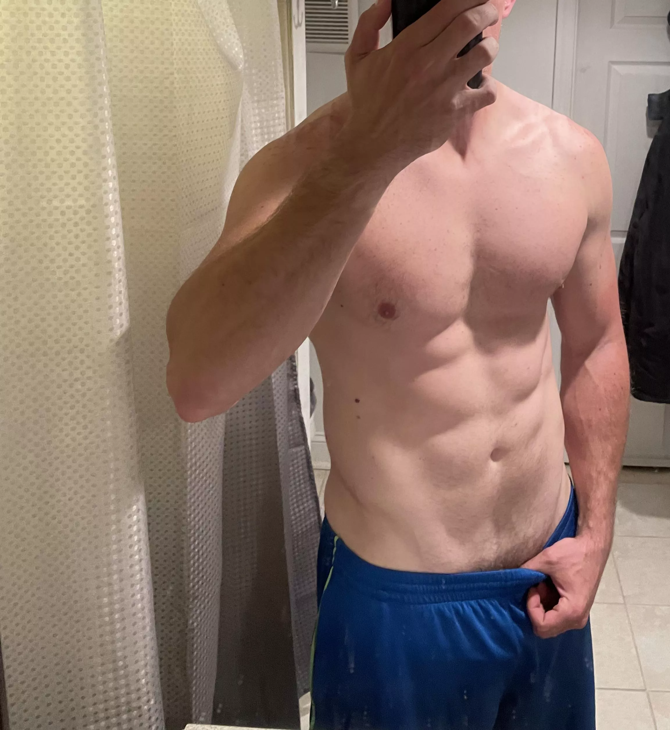 [M]ay need to start making use of the gym mirrors for selfies posted by Bmorefun_1369