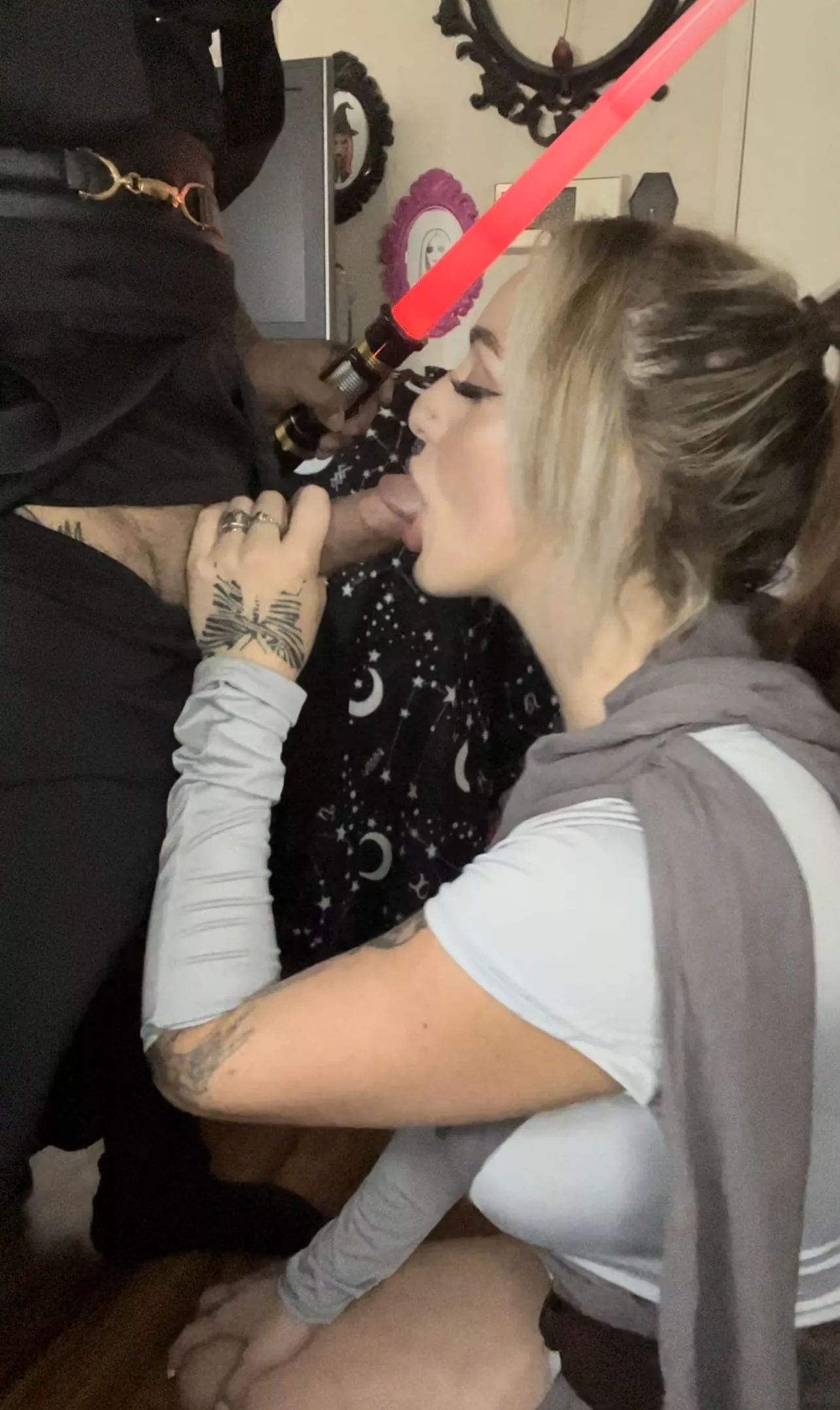 May the 4th be with you😏 see Kylo and Rey get freaky on my OF link below, say you’re from Reddit and get a discount 😘 posted by fiestacherry11