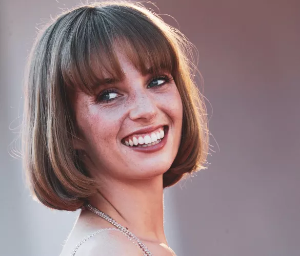 Maya Hawke by DeeNightOwl