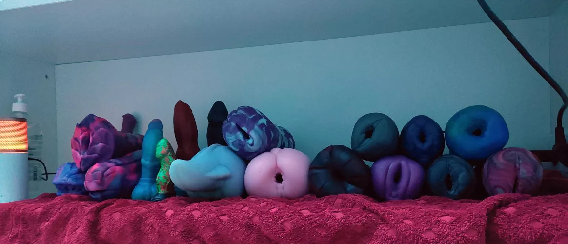 Maybe I have a little problem. 👀 by Desytro