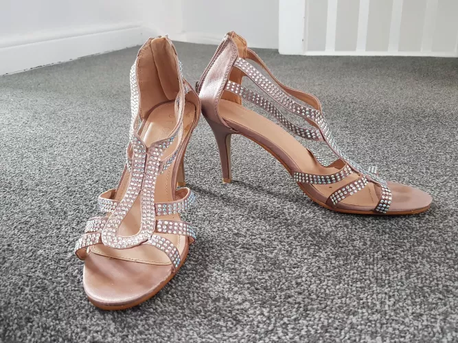 Maybe I should....💞💋? by InterestingCategory5