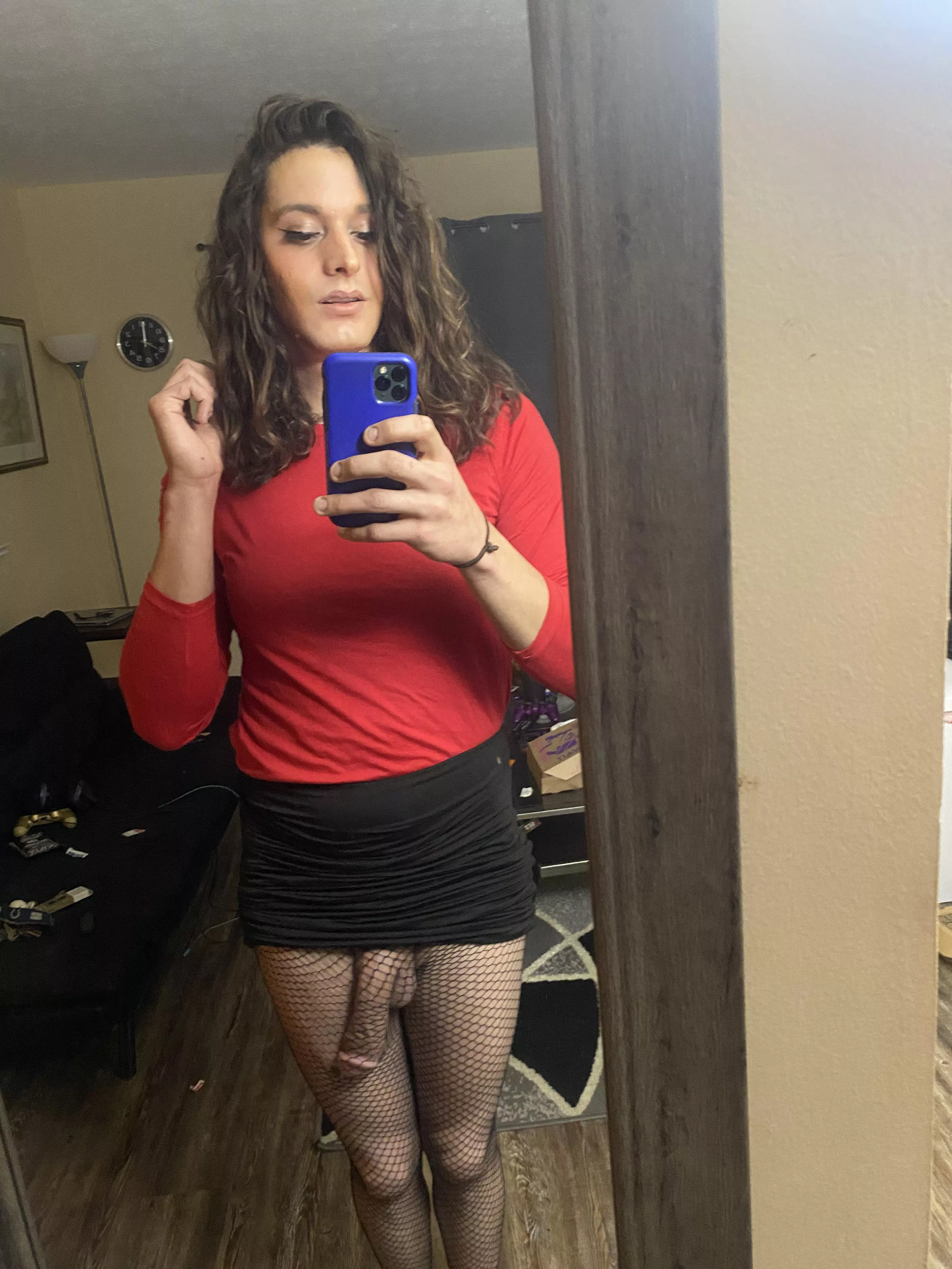 Maybe wearing these fishnets was a mistake 😂 posted by onshsshh