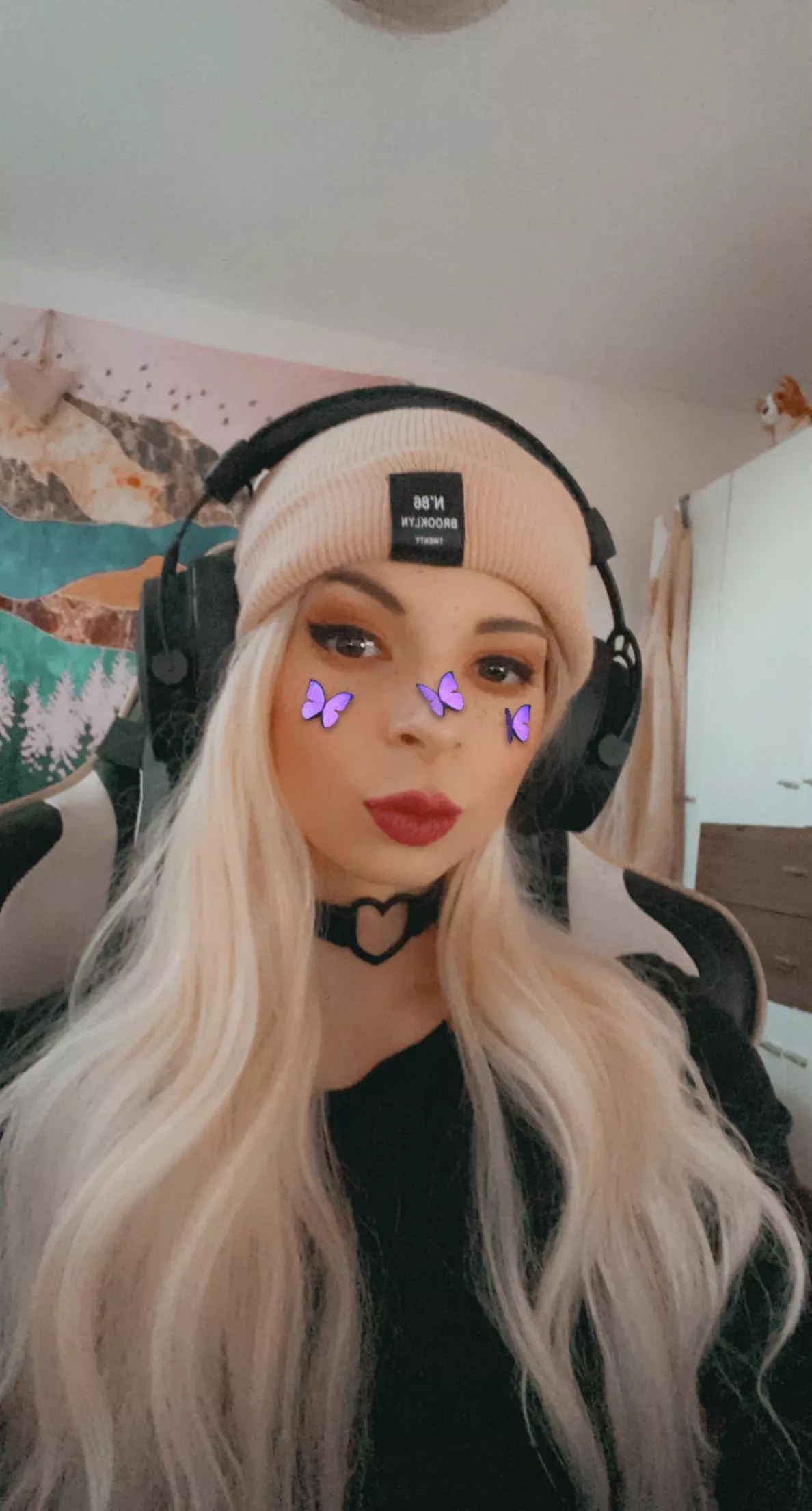 Maybe you could help me take my makeup off xox posted by Al1ce__