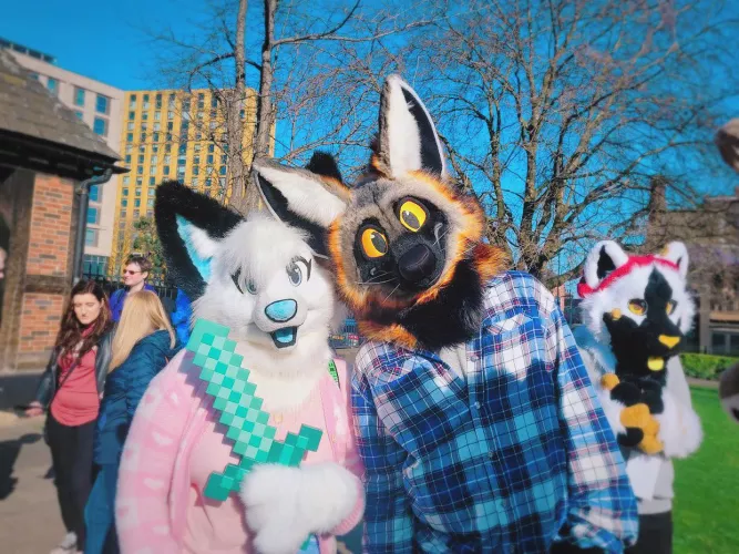 Me and my fox boyfriend 💙🧡 by HimeGriffin