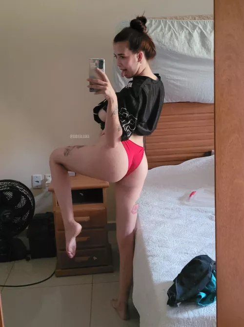 Me everytime I pass in front a mirror [F] by babiealaska