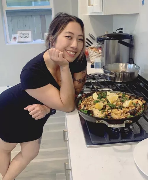 Me or the food? by jessicsapinsuwan_