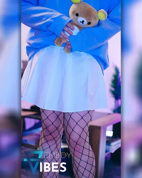 Me trying to look cute, pls be kind 👉🏻👈🏻 by Femboy_Vibes