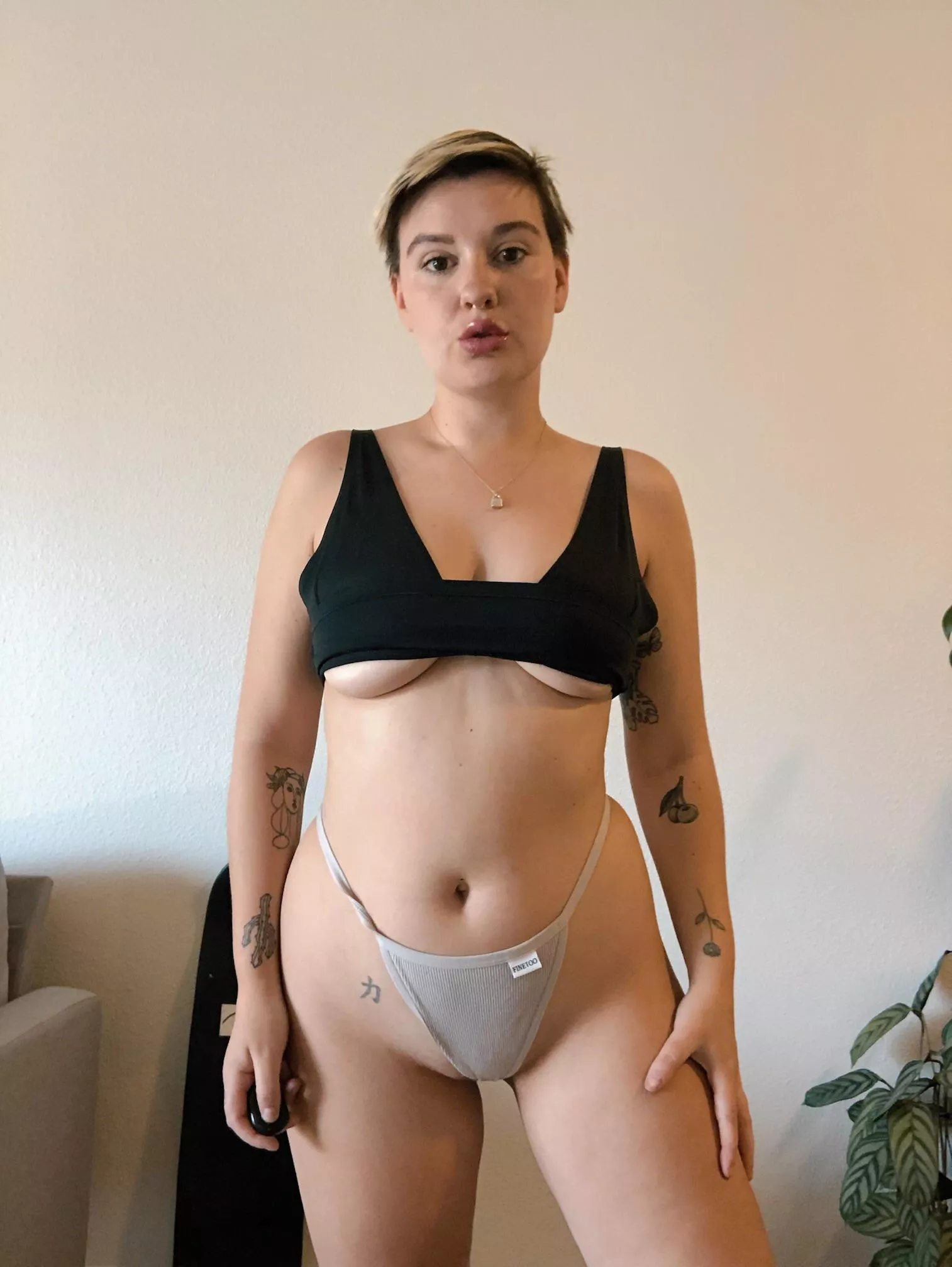 Me, you and this cute lil belly button could have some fun 🤪 posted by Cutieincalvins1020