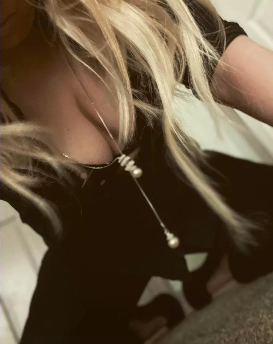 Meet me in the break room (f) posted by mysteriousmom1