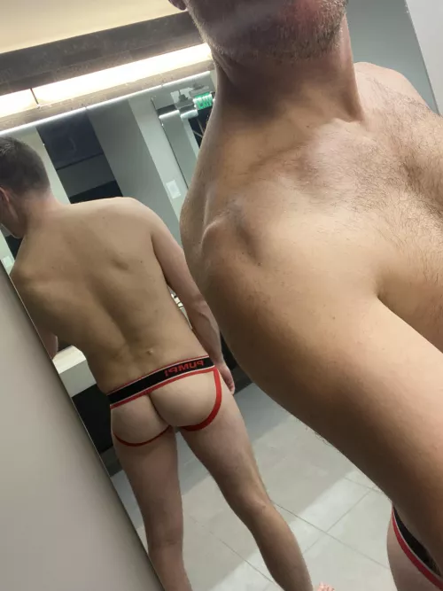 Meet me in the lockerroom! by jockedoff