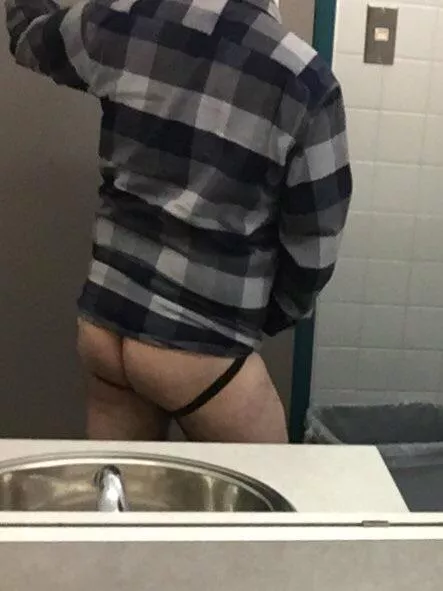 Meet me in the work bathroom? posted by apparitions2683