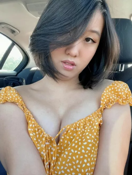 Mei's Cleavage by -qwertyasdf-