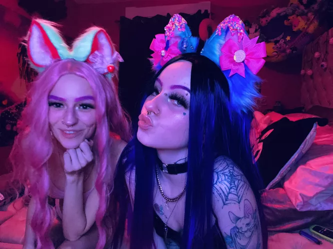 Meow 😻💦 by DaphneBlakeX0X0