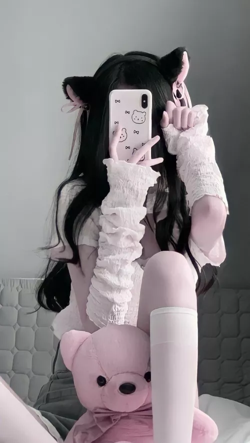 Meow 🐱 by plumfairy12