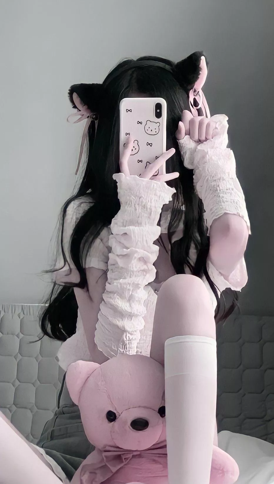 Meow 🐱 posted by plumfairy12