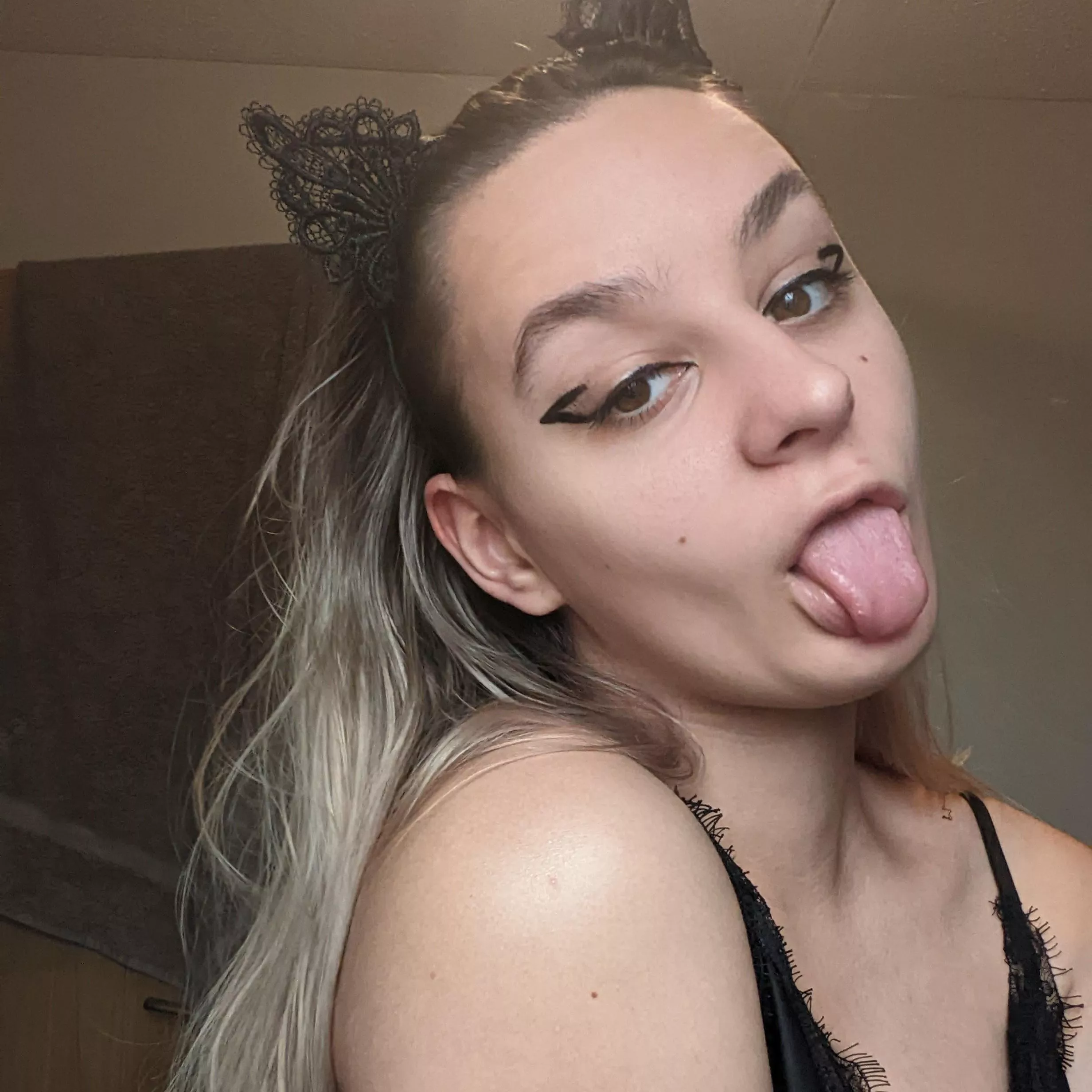 meow 🤪🐈 posted by Goth__Kitten