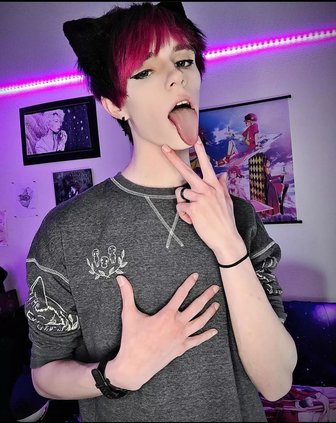 meow 😽 posted by OLLuther