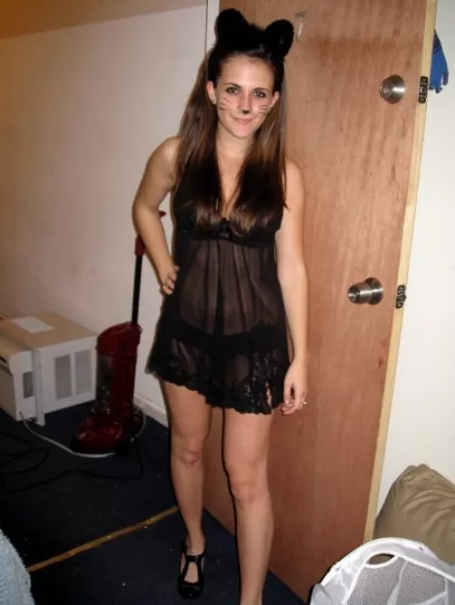 Meow (IRTR) by JayHexxx