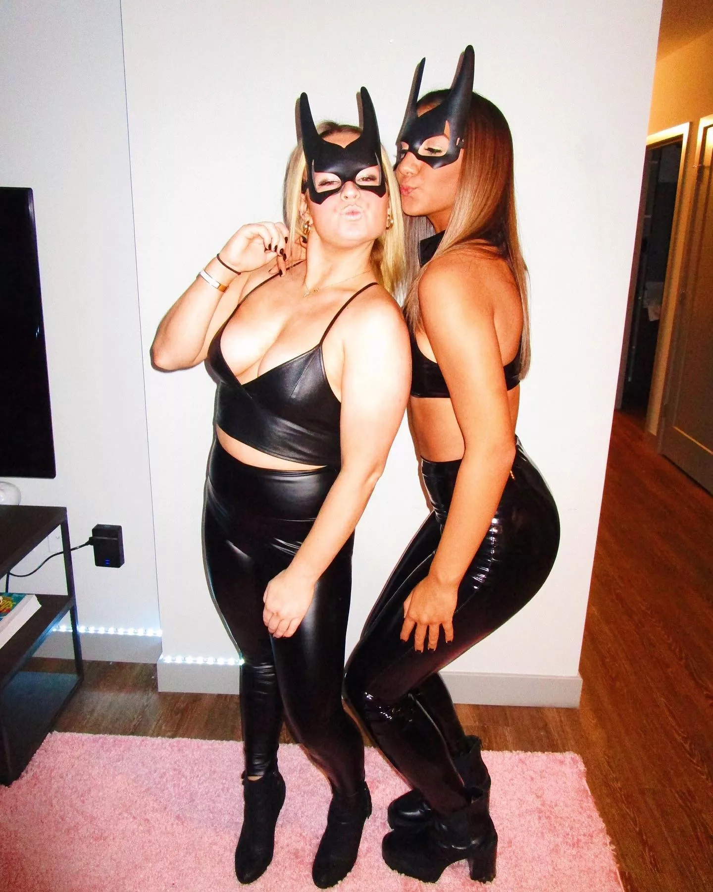 Meowww posted by siimple_code