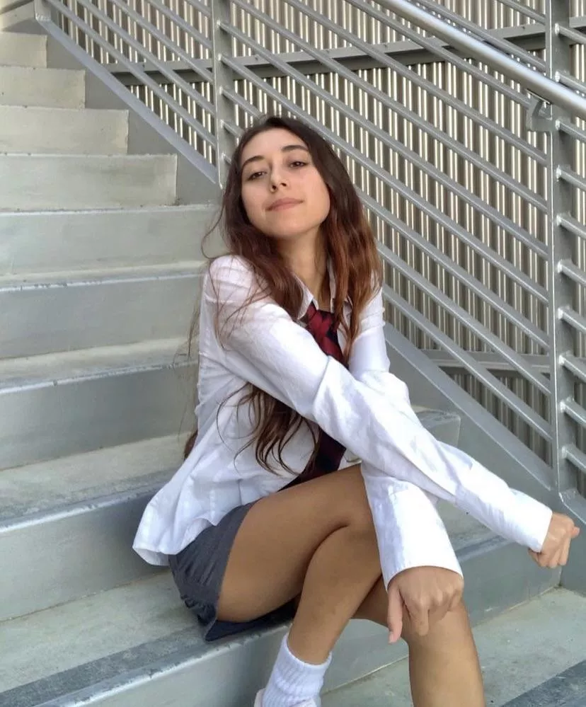 Message me with your cock over me I’m here too please Kik nuttondessi69 posted by Dessilovescum69