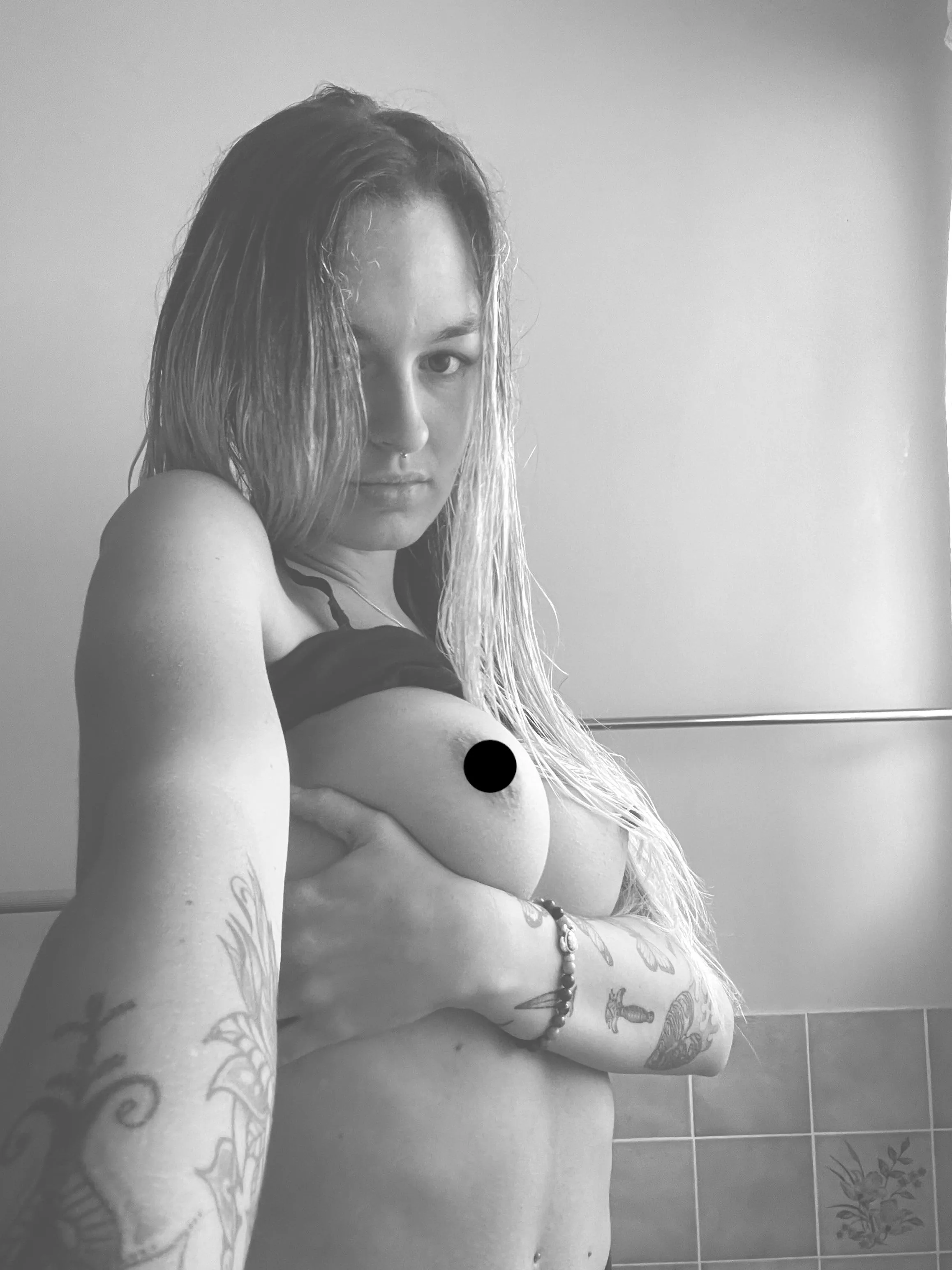 😈📩 message me ? posted by _ddixxie_