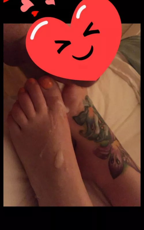 Messy Feet 😘 by ErinRealta