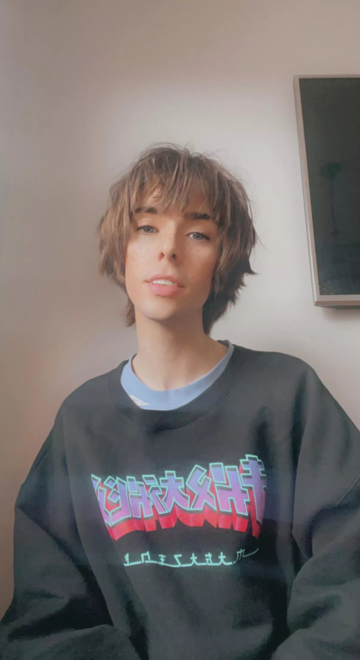 Messy hair 😵‍💫💖 posted by femionnyan