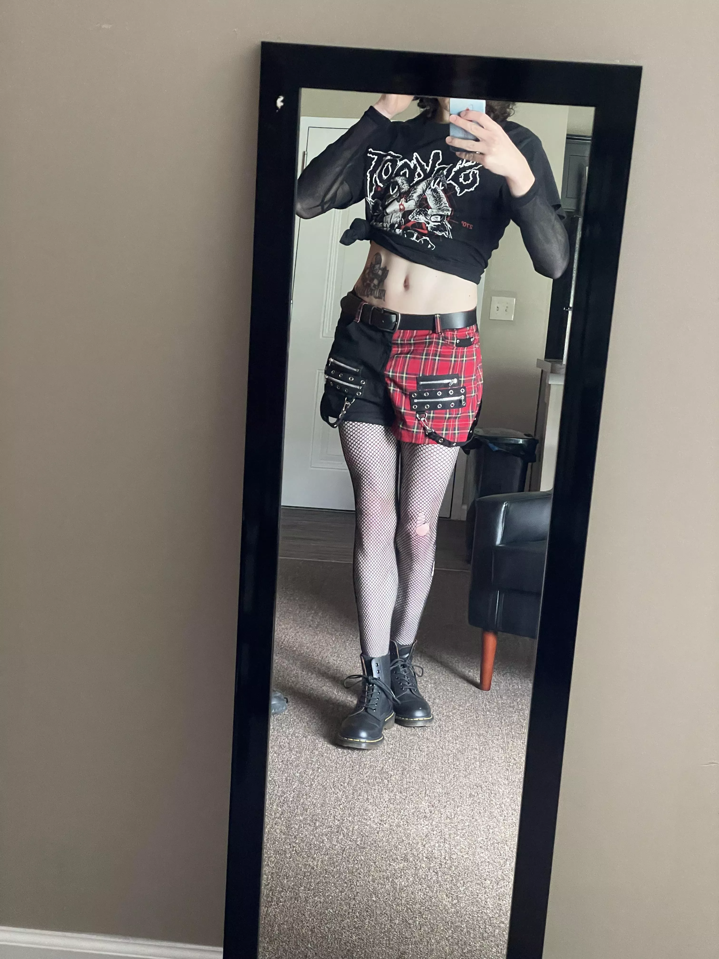 Metal femboy vibes posted by PineappleDesigner801